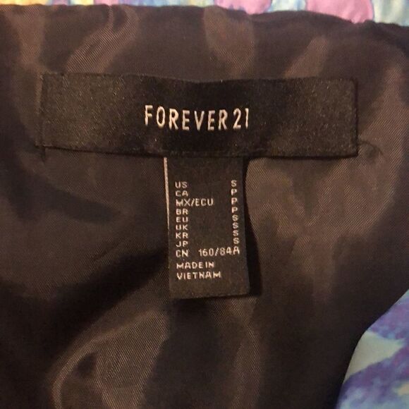 Forever 21 Nylon Bomber style Jacket‎ - Picture 2 of 3